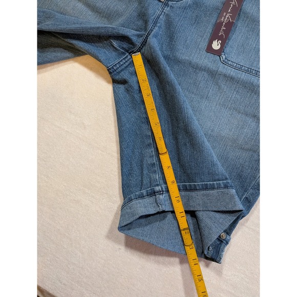 Gloria Vanderbilt MA Belted Bermuda Shorts Medium Wash Denim Women's Size 16 - Picture 3 of 7